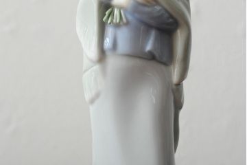 リヤドロ(LLADRO)　希少　ユリを持つ少女　GIRL WITH FLOWERS(オブジェ、置き物)(R-043526)