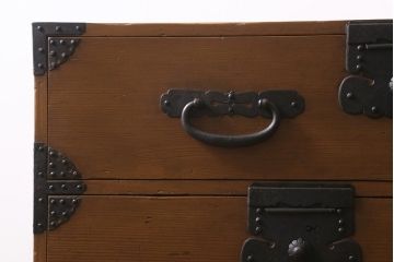 アンティーク家具　時代箪笥リメイク　ヒノキ材　棚付きの和風サイドボード(衣装箪笥)(R-043528)