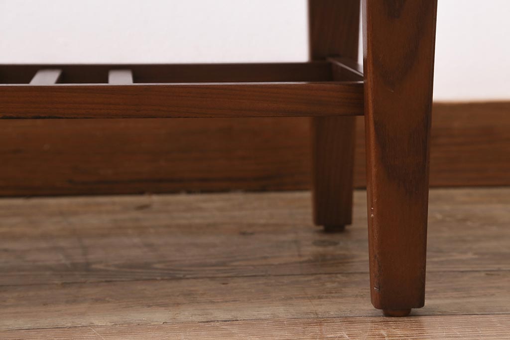 ヴィンテージ家具　北欧ビンテージ　チーク材　モダンなタイル天板のコーヒーテーブル(センターテーブル)(R-043529)