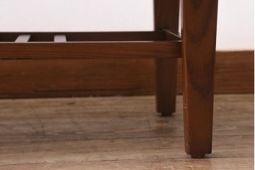 ヴィンテージ家具　北欧ビンテージ　チーク材　モダンなタイル天板のコーヒーテーブル(センターテーブル)(R-043529)