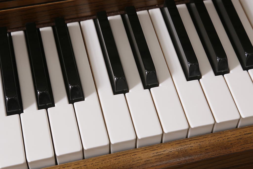 中古 アメリカ製 WURLTZER(ワーリッツァー) モデル2860 シリアル1737198 コンソールピアノ・スツールセット(定価約150〜200万円)(R-043532)