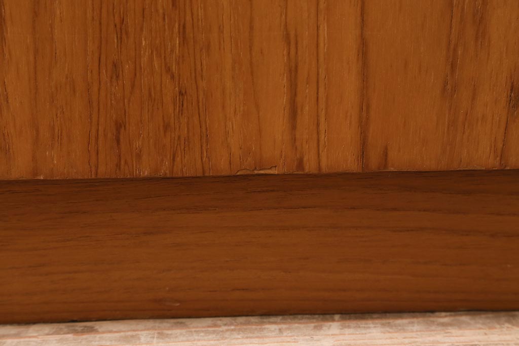 ヴィンテージ家具　北欧ビンテージ　Remploy　ワンルームにもおすすめなライティングビューロー(デスク、在宅ワーク、在宅用簿記机)(R-043536)