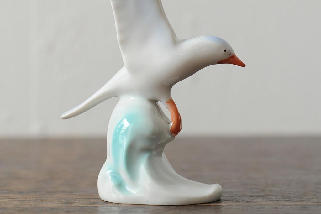 ハンガリー　HOLLOHAZA(ホロハーザ)　少女とカモメの陶器人形2個セット(オブジェ、置き物)(R-043541)