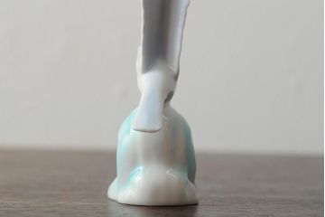 ハンガリー　HOLLOHAZA(ホロハーザ)　少女とカモメの陶器人形2個セット(オブジェ、置き物)(R-043541)