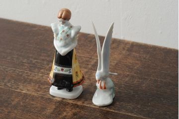 ハンガリー　HOLLOHAZA(ホロハーザ)　少女とカモメの陶器人形2個セット(オブジェ、置き物)(R-043541)