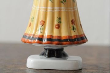 ハンガリー　HOLLOHAZA(ホロハーザ)　少女とカモメの陶器人形2個セット(オブジェ、置き物)(R-043541)
