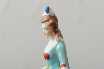 ドイツ　Sitzendorfer Porzellanmanufaktur(?)　花と少女/ウィーン　AUGARTEN(アウガルテン?)　貴婦人(フィギュリン、陶器人形、置き物、2点セット)(R-043542)