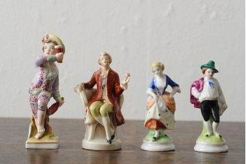 ドイツ?　フィギュリン4個セット　オクトーバーフェスト?　モーツァルト　他2体(陶器置物、オブジェ)(R-043543)