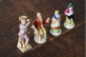 ドイツ?　フィギュリン4個セット　オクトーバーフェスト?　モーツァルト　他2体(陶器置物、オブジェ)(R-043543)