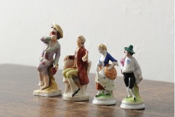 ドイツ?　フィギュリン4個セット　オクトーバーフェスト?　モーツァルト　他2体(陶器置物、オブジェ)(R-043543)