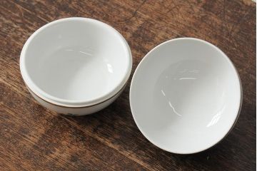 ハンガリー　HEREND(ヘレンド)　バラの小物入れ(丸形ボンボン入れ、西洋陶磁器)(R-043547)