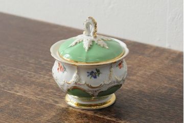 MEISSEN(マイセン)　スキャタードフラワー　金彩縁　蓋付きシュガーポット(小物入れ、西洋陶磁器)(R-043548)