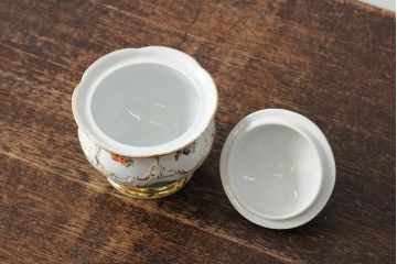 MEISSEN(マイセン)　スキャタードフラワー　金彩縁　蓋付きシュガーポット(小物入れ、西洋陶磁器)(R-043548)
