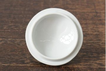 MEISSEN(マイセン)　スキャタードフラワー　金彩縁　蓋付きシュガーポット(小物入れ、西洋陶磁器)(R-043548)