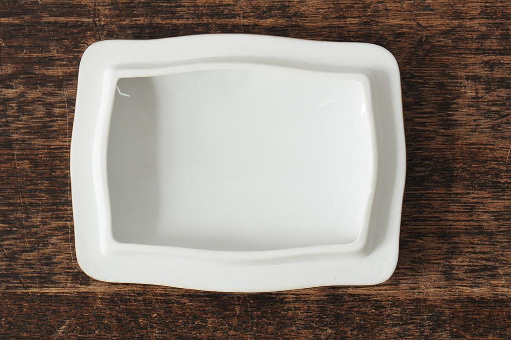 ハンガリー　HEREND(ヘレンド)　エレガントで高貴な印象の脚付き小物入れ(ジュエリーボックス、西洋陶磁器)(R-043549)