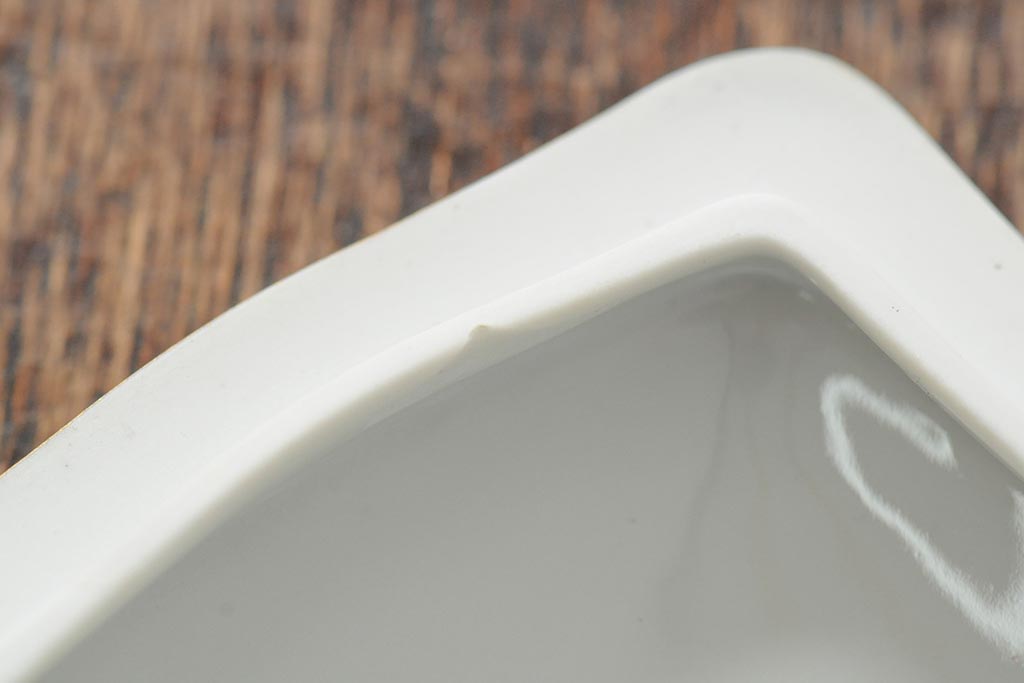 ハンガリー　HEREND(ヘレンド)　エレガントで高貴な印象の脚付き小物入れ(ジュエリーボックス、西洋陶磁器)(R-043549)