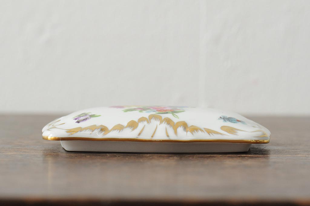 ハンガリー　HEREND(ヘレンド)　エレガントで高貴な印象の脚付き小物入れ(ジュエリーボックス、西洋陶磁器)(R-043549)