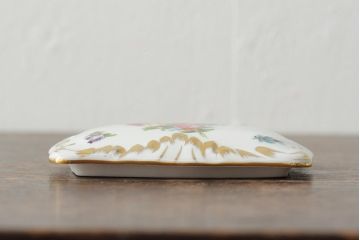 ハンガリー　HEREND(ヘレンド)　エレガントで高貴な印象の脚付き小物入れ(ジュエリーボックス、西洋陶磁器)(R-043549)