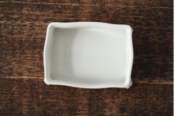 ハンガリー　HEREND(ヘレンド)　エレガントで高貴な印象の脚付き小物入れ(ジュエリーボックス、西洋陶磁器)(R-043549)