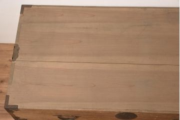 アンティーク家具　和製アンティーク　前面桐材　素朴な木肌が趣を感じさせる和箪笥(衣装箪笥、引き出し、ローボード、桐箪笥、桐たんす)(R-043553)