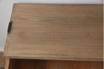 和製アンティーク　昭和中期　桐材　古びた風合いが味わい深い箪笥(収納箪笥、衣装箪笥、桐箪笥、桐たんす)(R-043554)