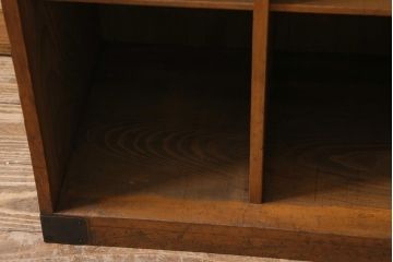 アンティーク家具　ヒノキ材　木の風合いが味わい深いマス目棚(オープンラック、シェルフ)(R-043556)