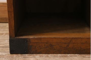 アンティーク家具　ヒノキ材　木の風合いが味わい深いマス目棚(オープンラック、シェルフ)(R-043556)