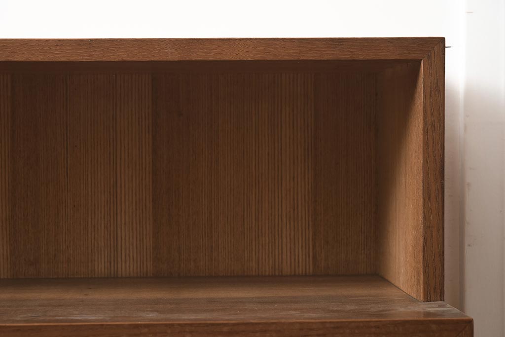 レトロ家具　昭和レトロ　1980年頃　タモ材　昔懐かしい香り漂うサイドボード(キャビネット、戸棚)(R-043561)