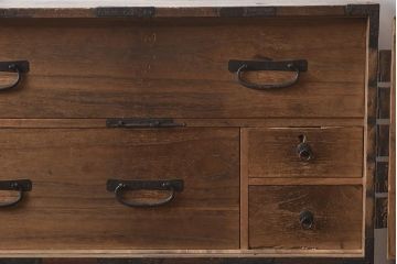 アンティーク家具　和製アンティーク　明治期　 観音開き戸　十字金具が魅力的な重ね箪笥(観音箪笥、衣装箪笥、引き出し)(R-043562)