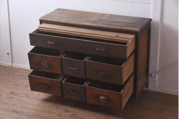 アンティーク家具　昭和初期　年月を重ねた味わいが魅力のチェスト(引き出し)(R-043563)