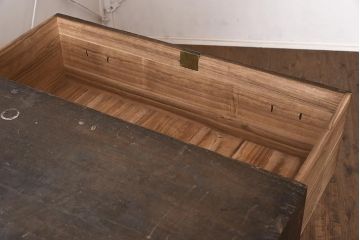 アンティーク家具　昭和初期　総桐材　味わい深い風合いシンプルな重ね箪笥(衣裳箪笥、引き出し、時代箪笥)(R-043564)