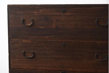 アンティーク家具　昭和初期　総桐材　味わい深い風合いシンプルな重ね箪笥(衣裳箪笥、引き出し、時代箪笥)(R-043564)