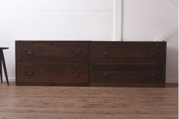 アンティーク家具　昭和初期　総桐材　味わい深い風合いシンプルな重ね箪笥(衣裳箪笥、引き出し、時代箪笥)(R-043564)