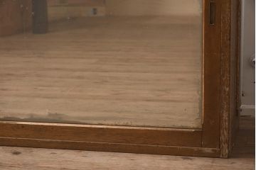 レトロ家具　昭和レトロ　昭和中期　珍しいデザインが目を惹く古い商店の陳列棚(ショーケース、ガラスケース、キャビネット)(R-043567)