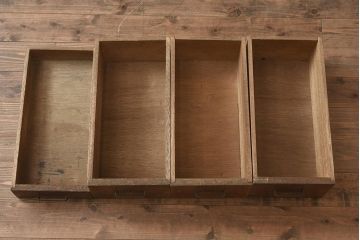 レトロ家具　昭和レトロ　昭和中期　珍しいデザインが目を惹く古い商店の陳列棚(ショーケース、ガラスケース、キャビネット)(R-043567)