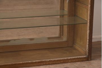 レトロ家具　昭和レトロ　昭和中期　珍しいデザインが目を惹く古い商店の陳列棚(ショーケース、ガラスケース、キャビネット)(R-043567)