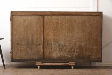 レトロ家具　昭和レトロ　昭和中期　珍しいデザインが目を惹く古い商店の陳列棚(ショーケース、ガラスケース、キャビネット)(R-043567)