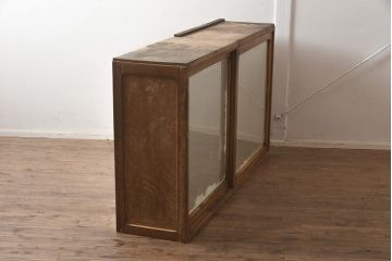 レトロ家具　昭和レトロ　昭和中期　珍しいデザインが目を惹く古い商店の陳列棚(ショーケース、ガラスケース、キャビネット)(R-043567)