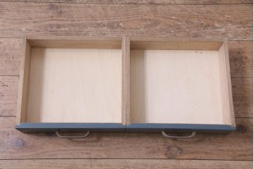 レトロ家具　引き出し付き　メンズライクのお部屋にもおすすめなペイントキャビネット(収納棚、戸棚)(R-043570)