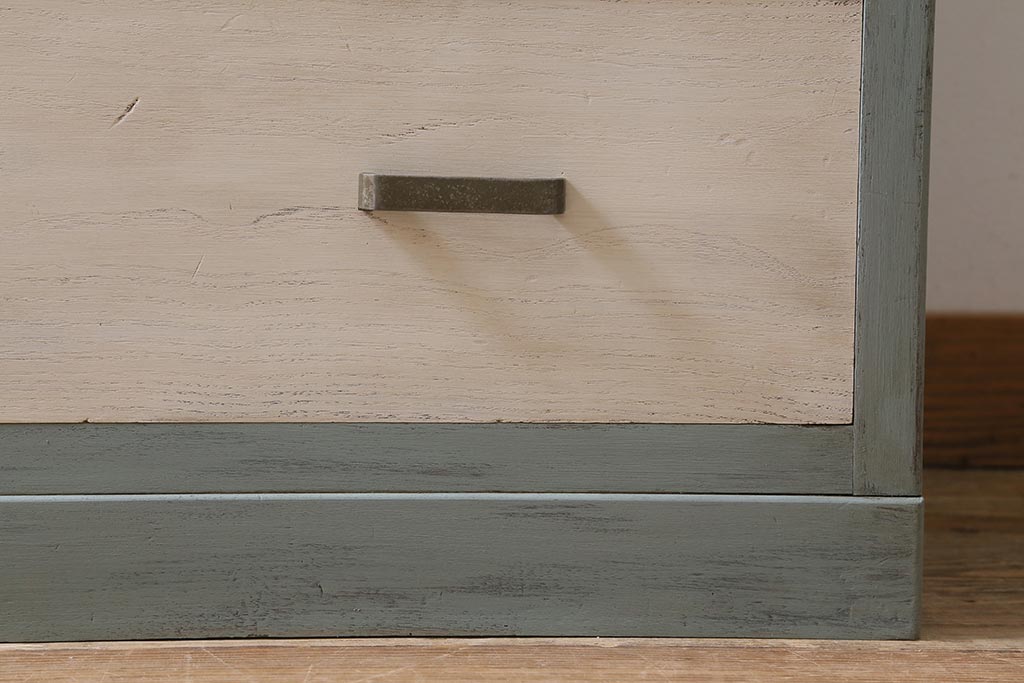 レトロ家具　フレンチカラーがかわいらしいペイントチェスト(引き出し、タンス)(R-043571)