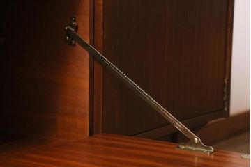 ヴィンテージ家具　北欧ビンテージ　チーク材　レトロテイストのサイドボード(リビングボード)(R-043572)