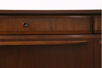 ヴィンテージ家具　北欧ビンテージ　チーク材　レトロテイストのサイドボード(リビングボード)(R-043572)