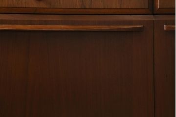 ヴィンテージ家具　北欧ビンテージ　チーク材　レトロテイストのサイドボード(リビングボード)(R-043572)