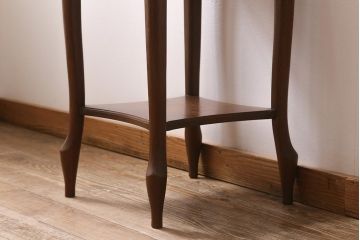 ビンテージ家具　オールドマルニ　maruni(マルニ木工)　棚付き　アンティーク家具とも馴染む木製のサイドテーブル(花台)(R-043574)