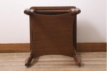 ビンテージ家具　オールドマルニ　maruni(マルニ木工)　棚付き　アンティーク家具とも馴染む木製のサイドテーブル(花台)(R-043574)