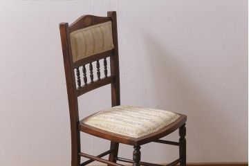 アンティーク家具　フランスアンティーク　1920年頃　ウォールナット材　象嵌が凝った印象を与えるチェア(椅子)(R-043576)