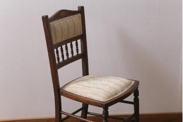 アンティーク家具　フランスアンティーク　1920年頃　ウォールナット材　象嵌が凝った印象を与えるチェア(椅子)(R-043577)