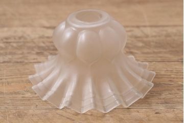 ヴィンテージ照明　イギリスビンテージ　フロストガラス　フリルが可愛いペンダントライト(シェード、天井照明)(R-043583)