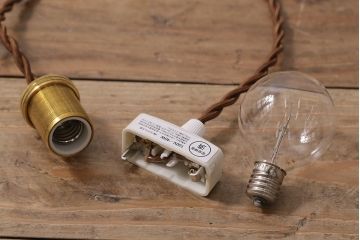 ヴィンテージ照明　イギリスビンテージ　フロストガラス　フリルが可愛いペンダントライト(シェード、天井照明)(R-043583)