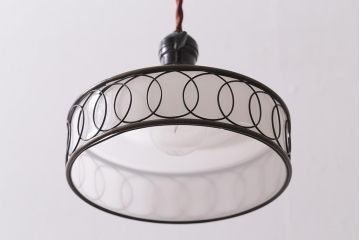 アンティーク照明　和製アンティーク　昭和初期　セルロイド　重なり合う丸のデザインが目を引く吊り下げ照明(シェード、天井照明、電笠)(R-043585)